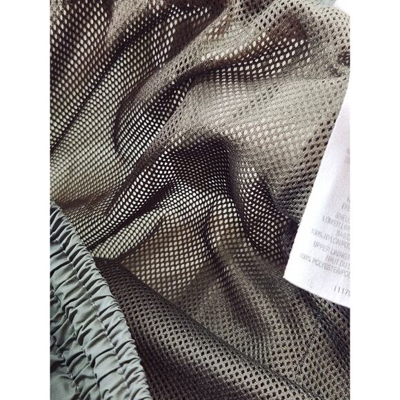 Adidas Windbreaker Track Pants Men's XL Gray Green Red Stripe Mesh Lined Active - Picture 3 of 7